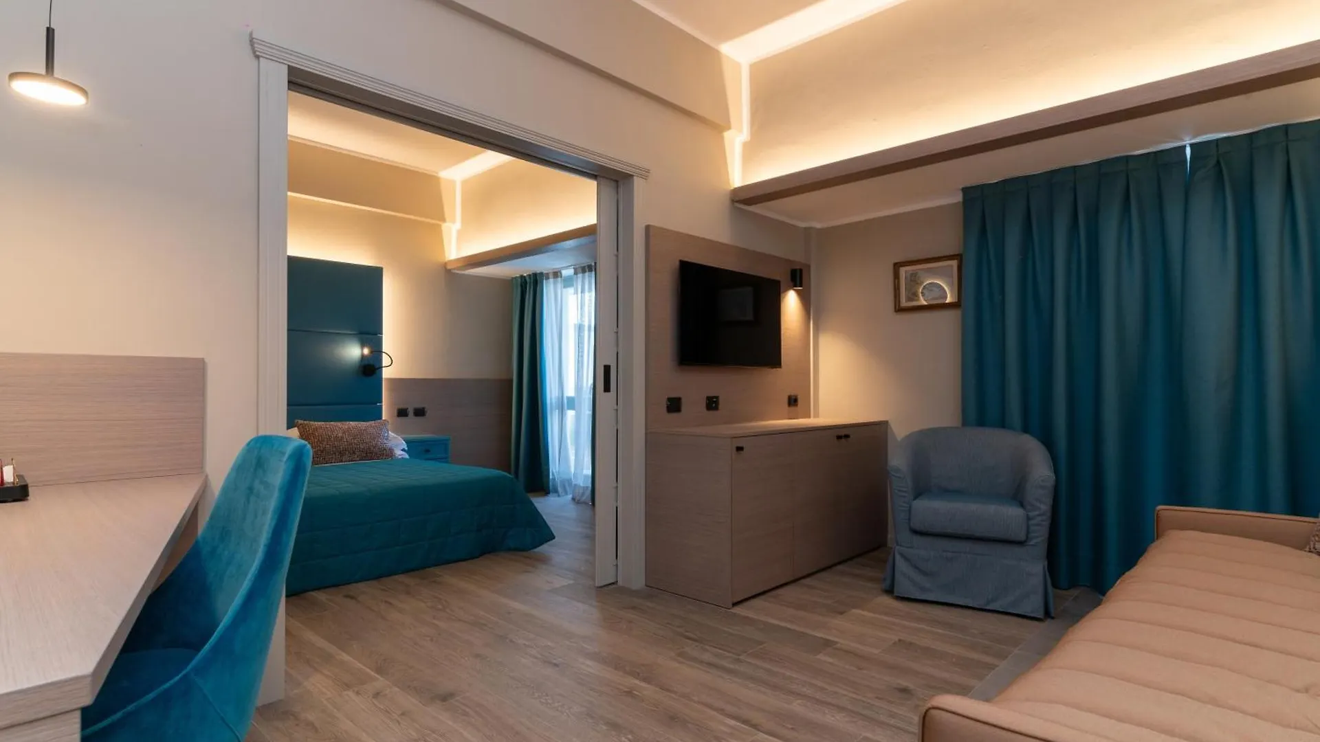 Hotel Porto Roca Monterosso al Mare 4*,